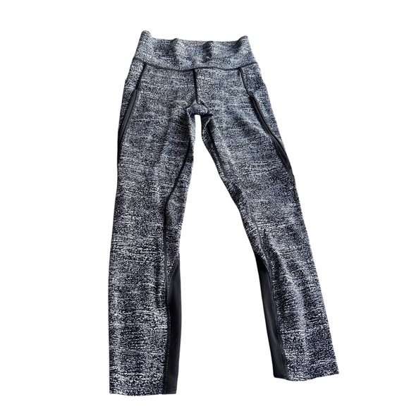 Lululemon Pace Perfect Legging Black & White Sz 6 - Picture 1 of 7